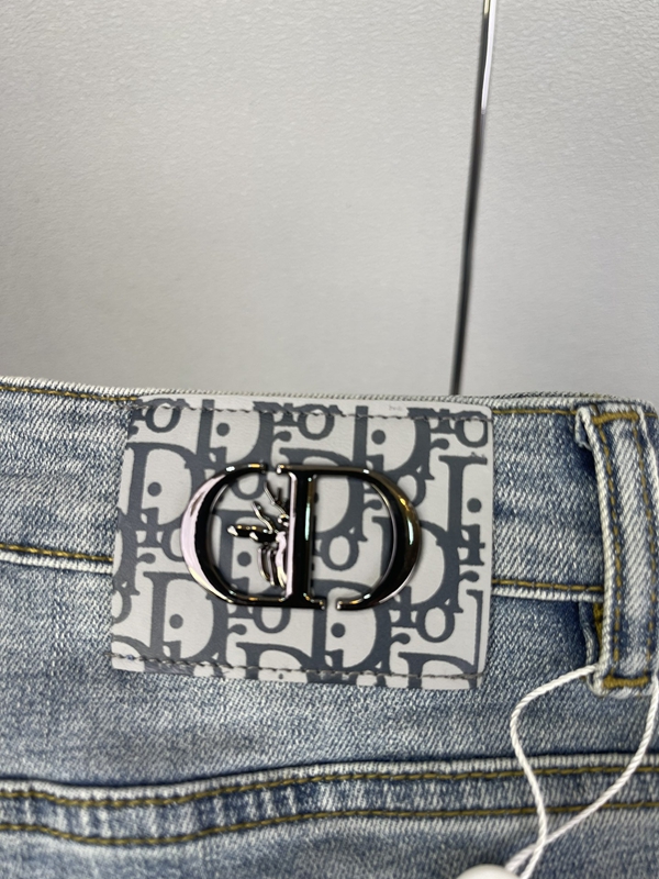 ブランドジーンズ着用イメージ